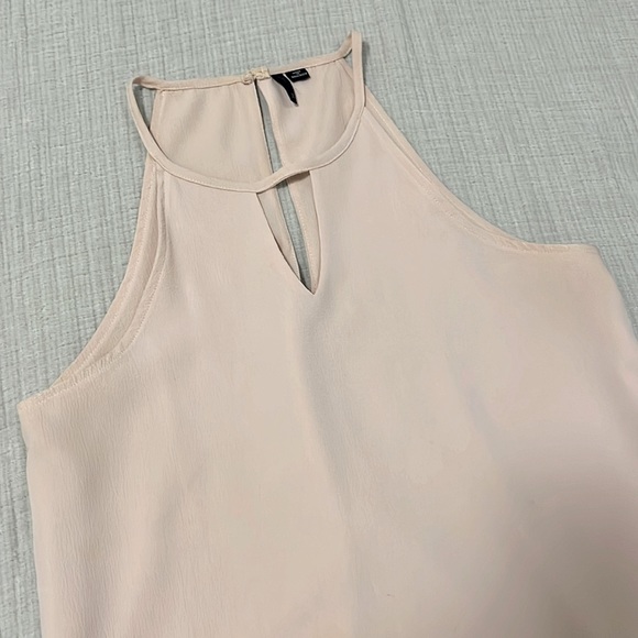 Pink Sleeveless Blouse - Picture 2 of 3